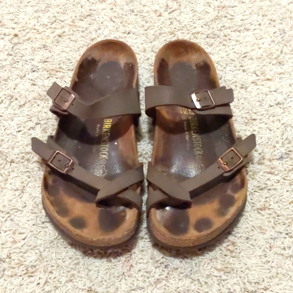 Mayari Sandles